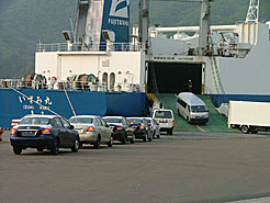  自動車専用船(PCC船)