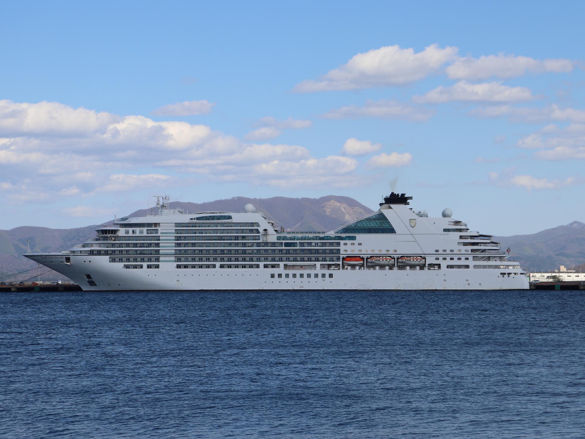 61SeabournEncore.JPG