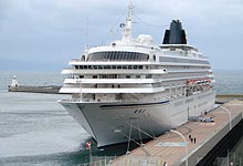 A 10m-deep quay, New Central Pier in Aomori Port