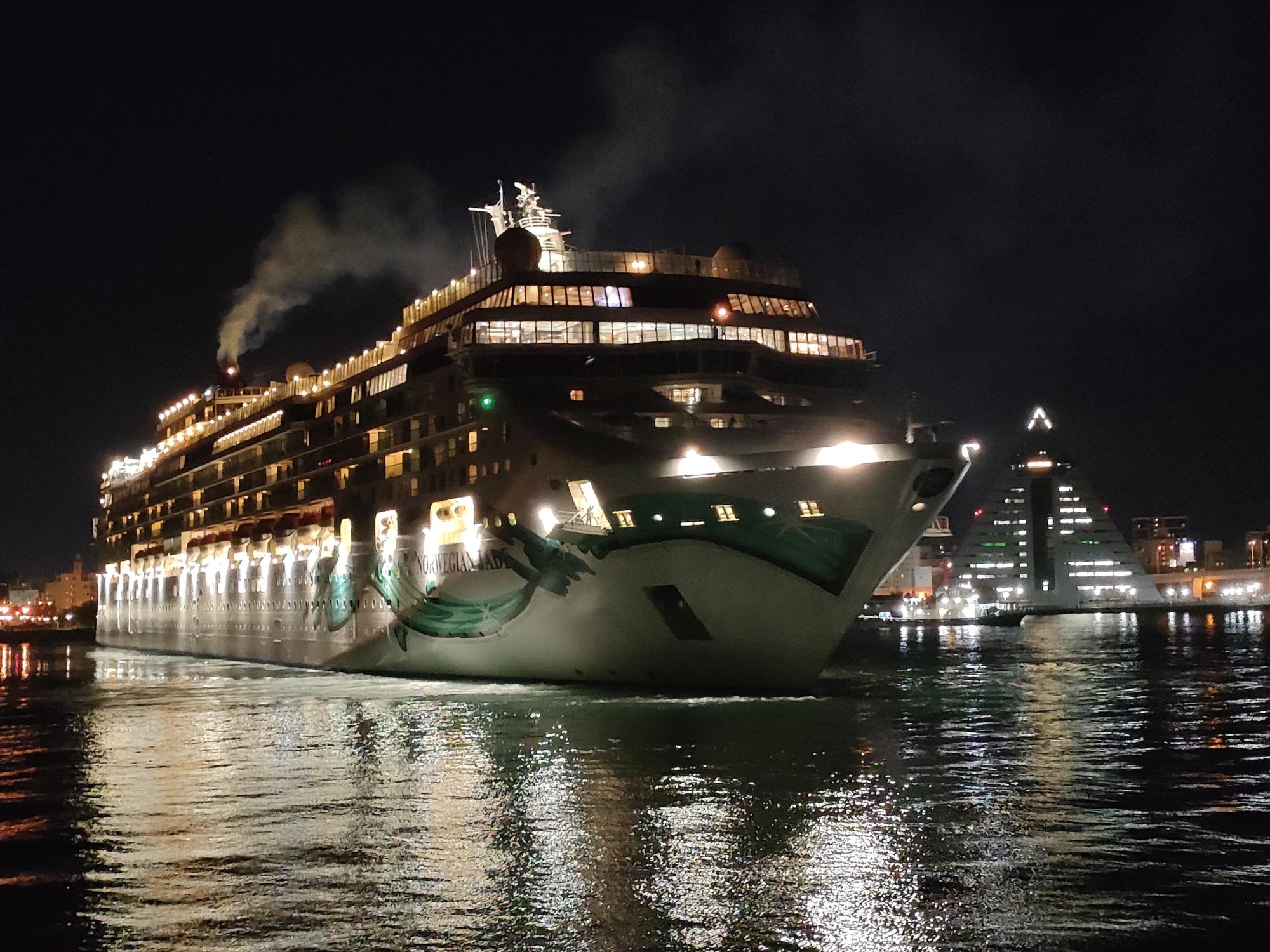 261013_norwegianjade6.jpg