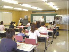 八戸市立江南小学校の勉強会の様子