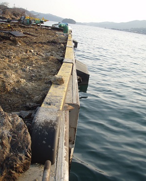 永浜地区岸壁(-13m)の一部はらみだし