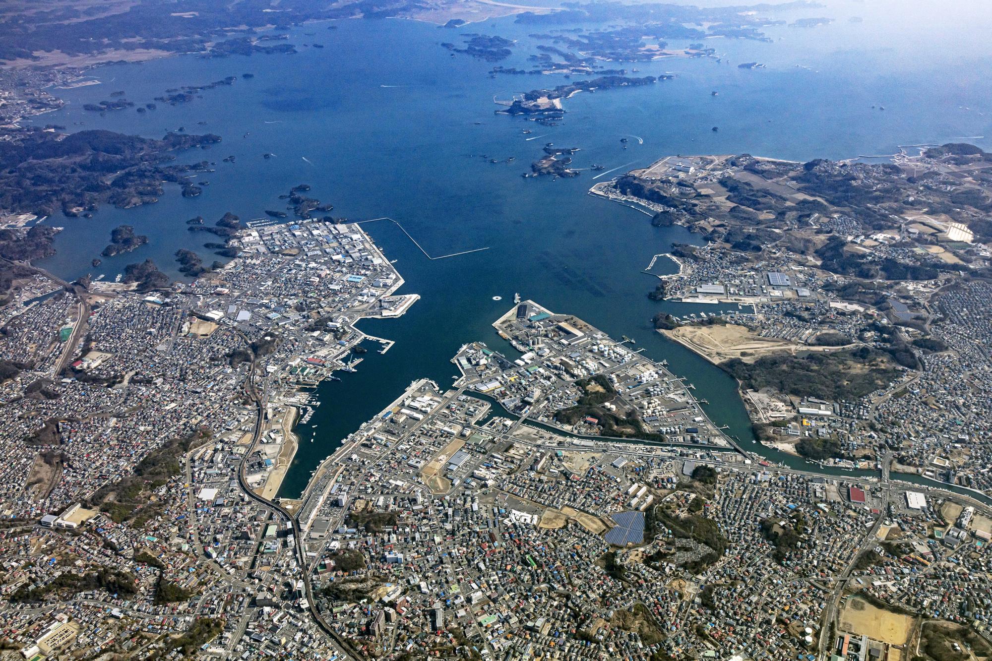 仙台塩釜港：石巻港区航空写真