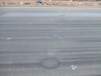 液状化対策施工(滑走路)被害なし